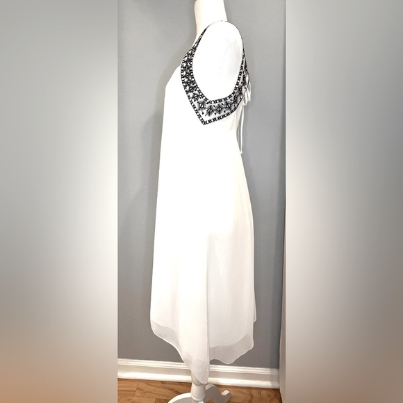 BCBGeneration Sheer, Flowing White Sleeveless Dress with Lining - Picture 5 of 13